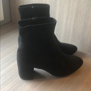 Old navy black sock/ankle booties size 9
